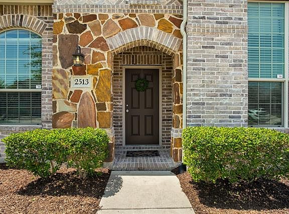 3rd image of 2513 Sunnyside Dr