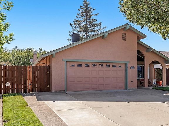 4th image of 14546 Arapaho Way