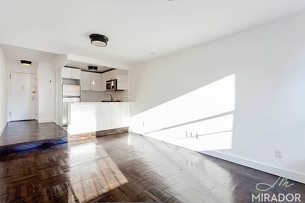 Rented by Mirador Real Estate | media 9