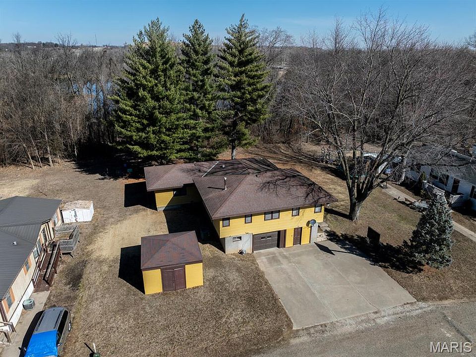 1st image of 32830 Willow St