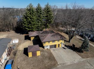 32830 Willow St, La Grange, MO 63448