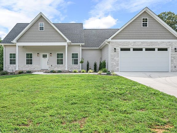 2nd image of 2831 Everett Rd