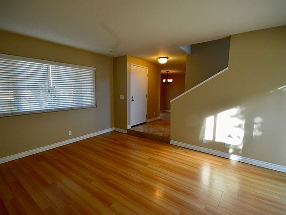 4th image of 330 E Wilshire Ave APT A