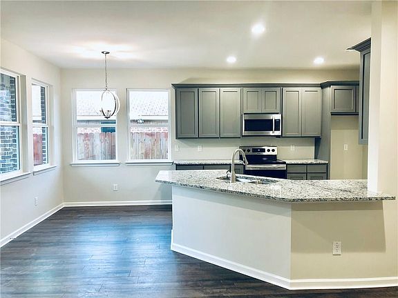 4th image of 10939 Limestone Dr