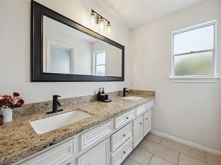 15302 La Mancha Dr — Photo 19