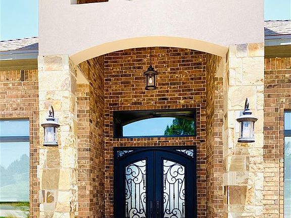 4th image of 816 Fountain Dr