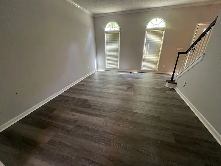 3209 Daingerfield Dr — Photo 5