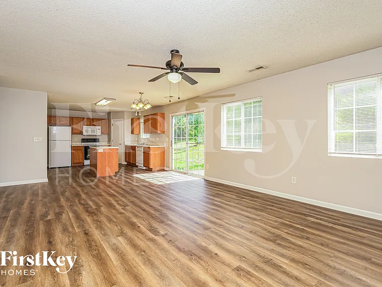 2645 Ninfield Dr — Photo 4