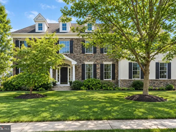 410 Ace Cir, Harleysville, PA 19438