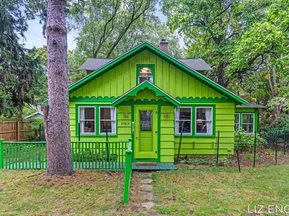 3083 May St, Douglas, MI 49406