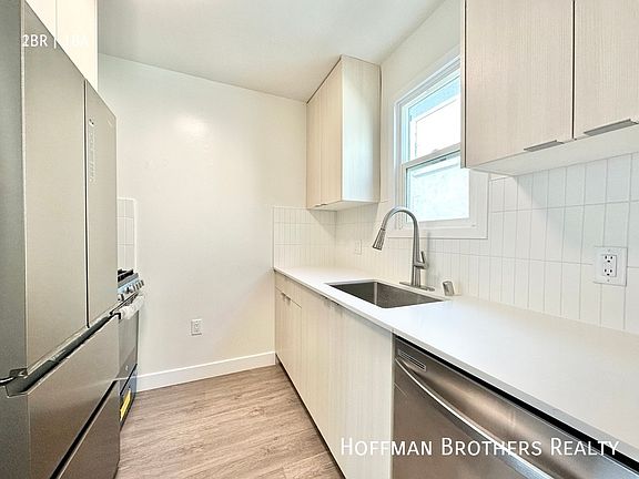 2nd image of 1247 S Dunsmuir Ave #1