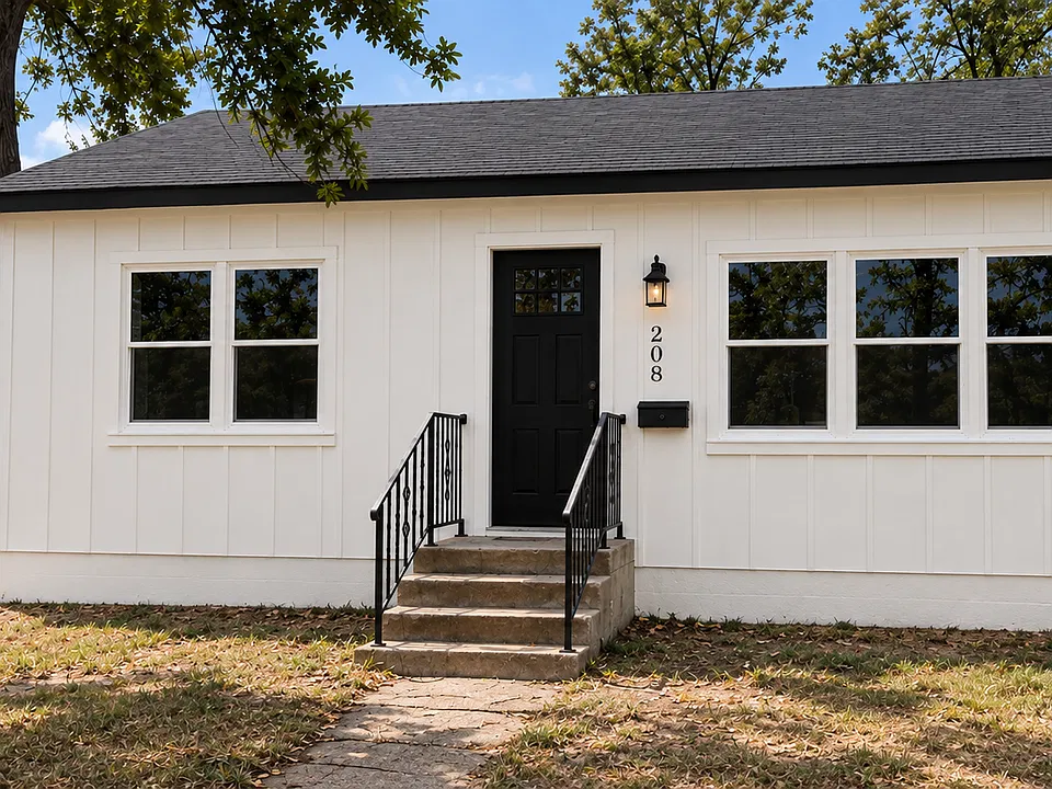 208 K St SE