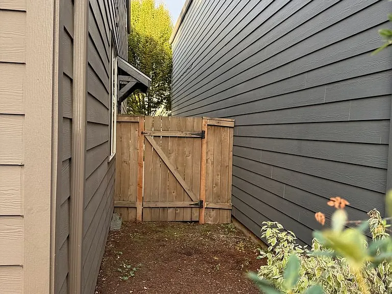 2609 NE 131st Ave — Photo 28