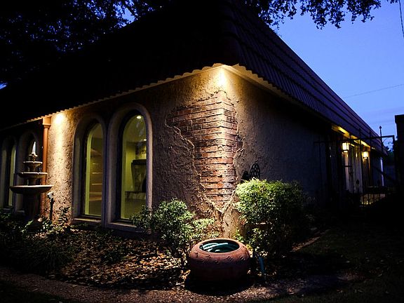 4th image of 60 Royal Place Cir