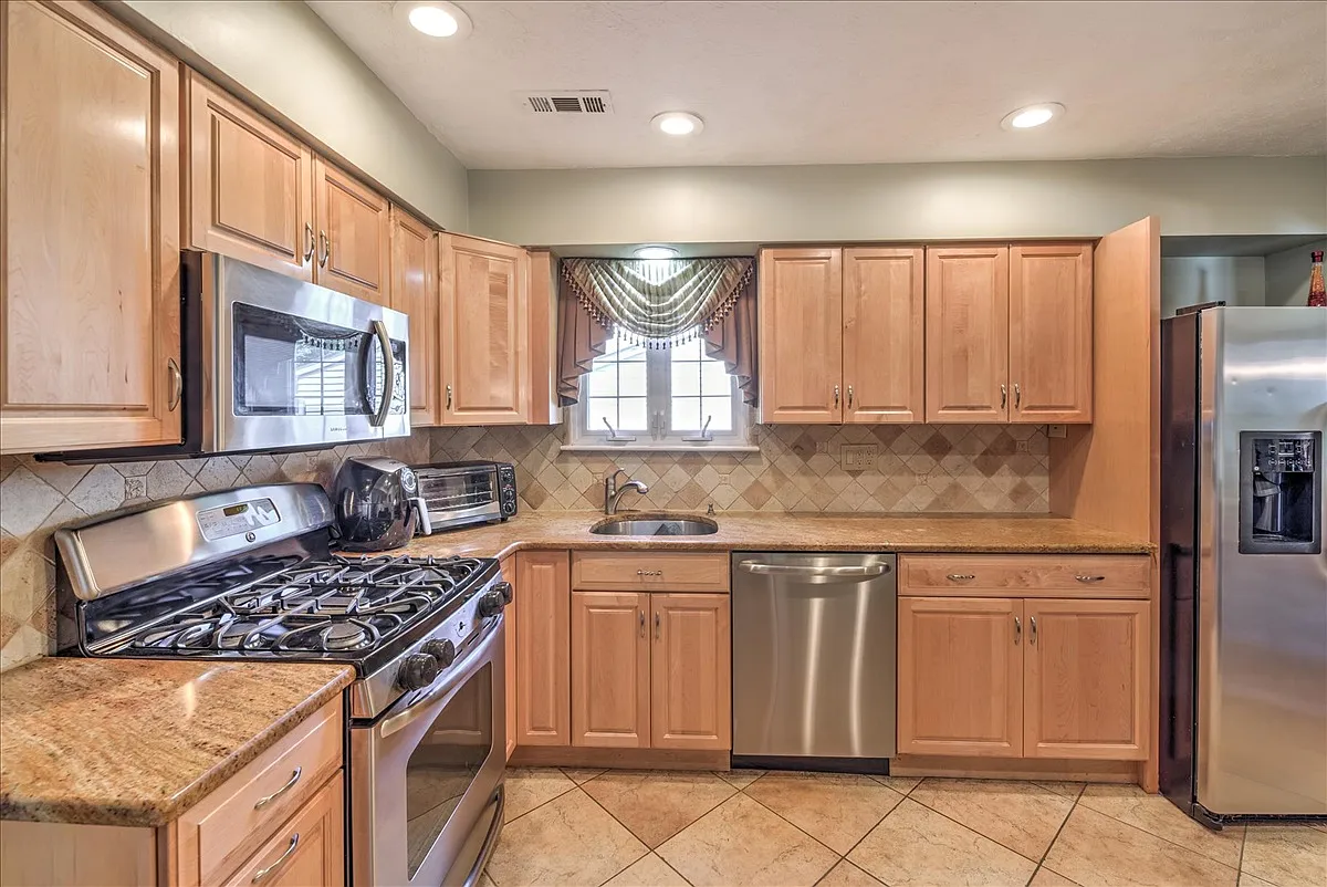 6 Timberline Dr photo 1