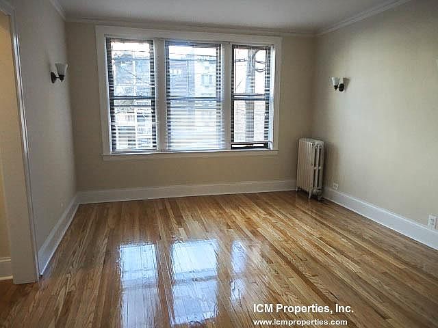 2nd image of 514 W Cornelia Ave