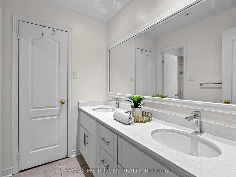 552 Feathergrass Cres #MAIN UPPER — Photo 27
