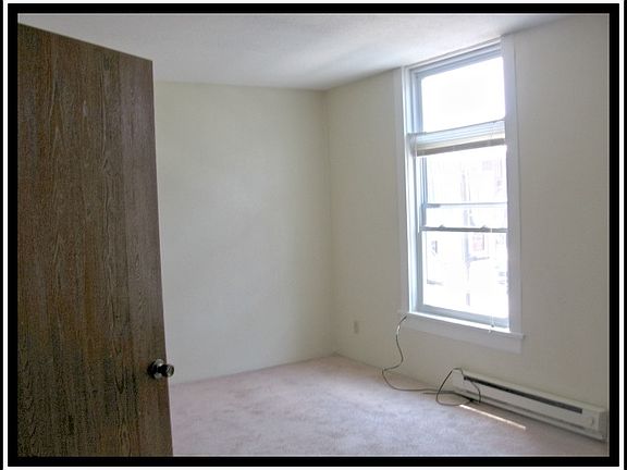 4th image of 255 E Chicago St APT C