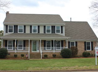 5 Lessies Dr, Poquoson, VA 23662