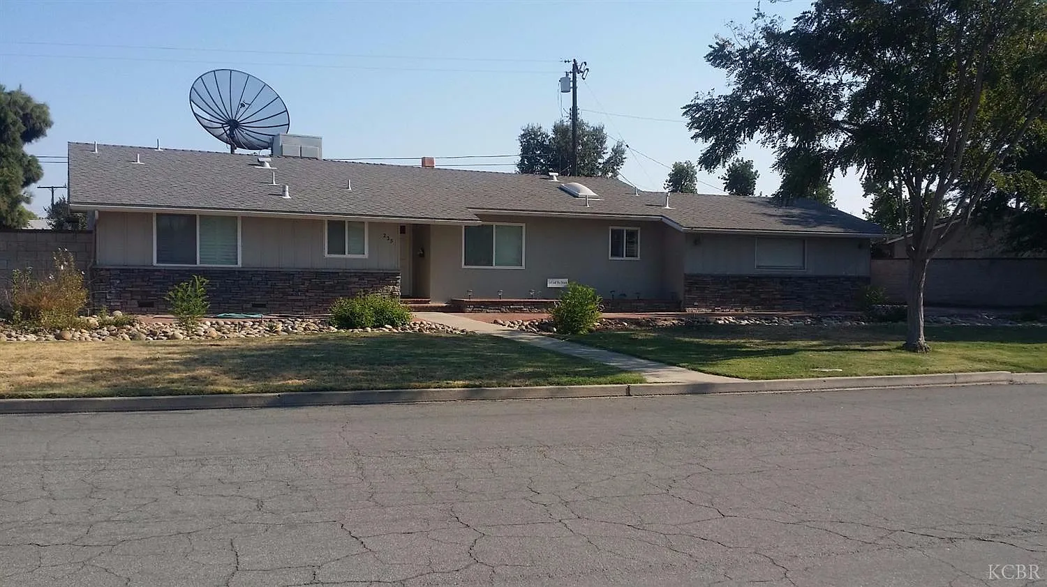225 E Sycamore Dr photo 1