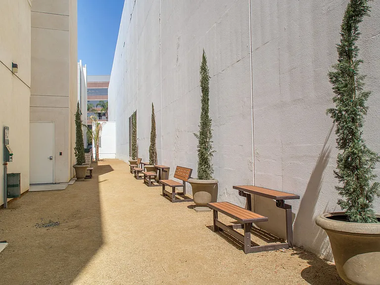 Broadstone Miracle Mile — Photo 4