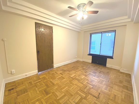 5th image of 2121 E Capitol Dr APT 201