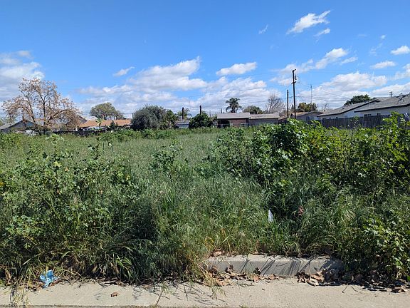 2nd image of 914 L St