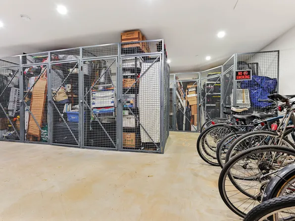 627 De Kalb Avenue image 17 of 19