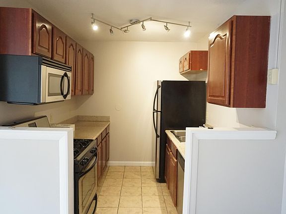 2nd image of 600 E 8th St APT 8K