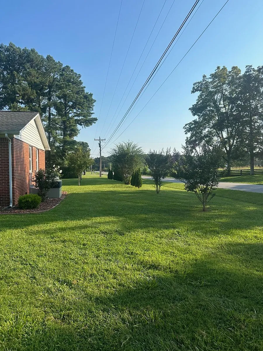 Building Photo - 102 Lemont Ln
