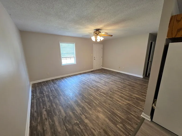 61-77 Mackenzie Ln — Photo 6