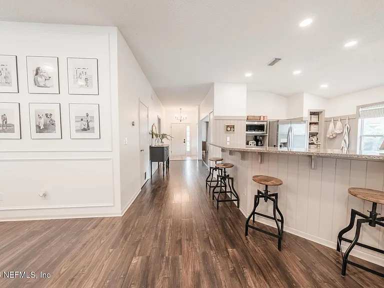 511 Chancellor Dr E — Photo 17