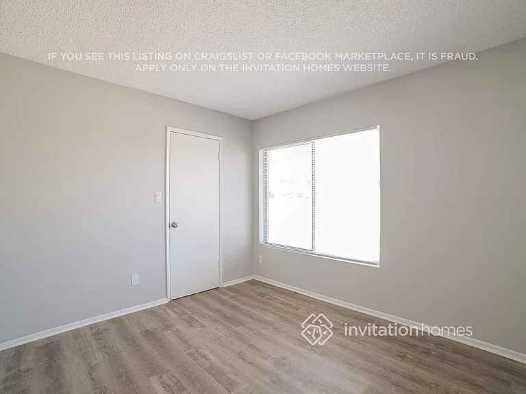 2902 W Sandra Ter — Photo 9