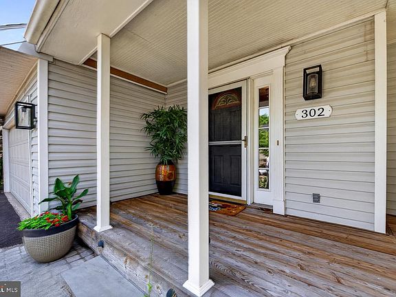 2nd image of 302 Mulberry Dr