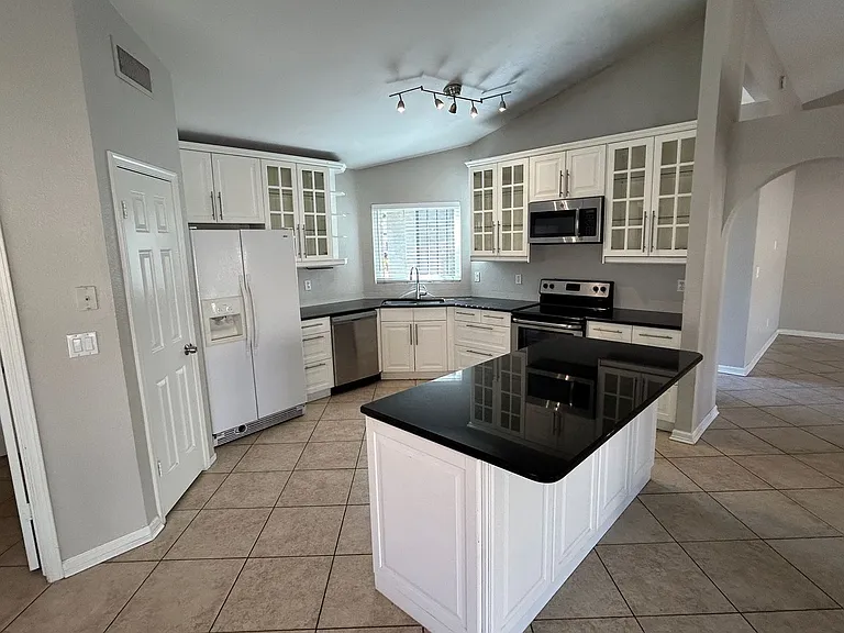 16435 S 43rd St — Photo 3