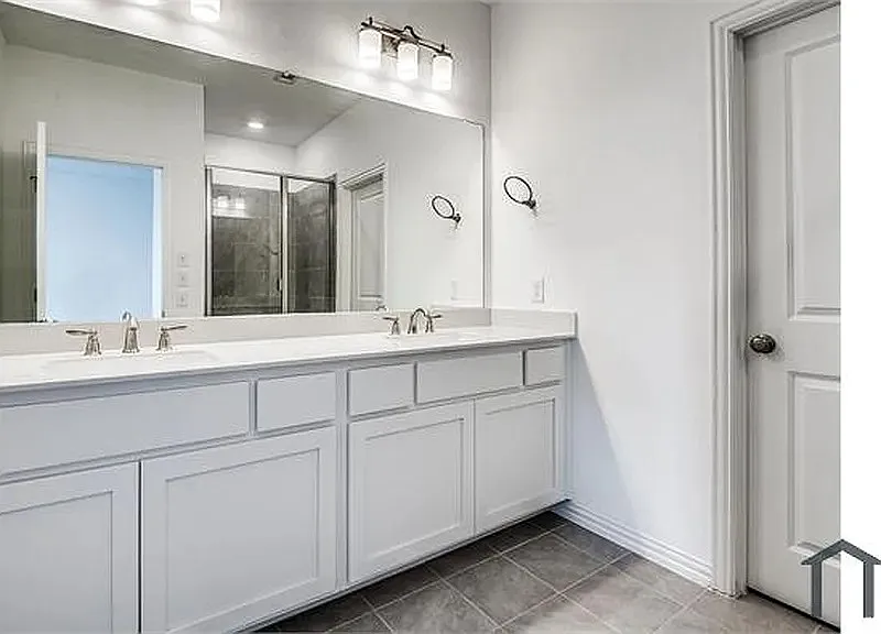 7557 Regal Ln — Photo 2