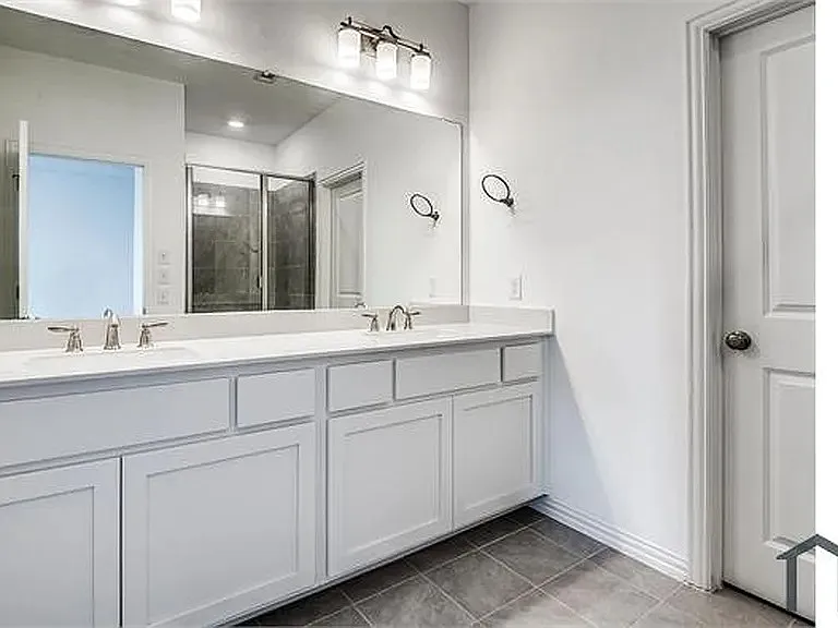 7557 Regal Ln — Photo 2