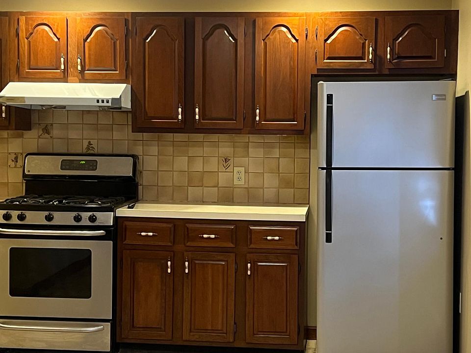 1st image of 13 Boscobel St