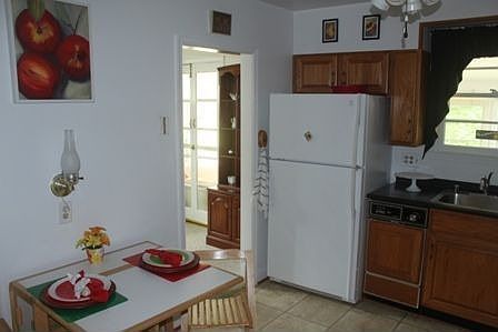 4th image of 104 Wyndcrest Ave