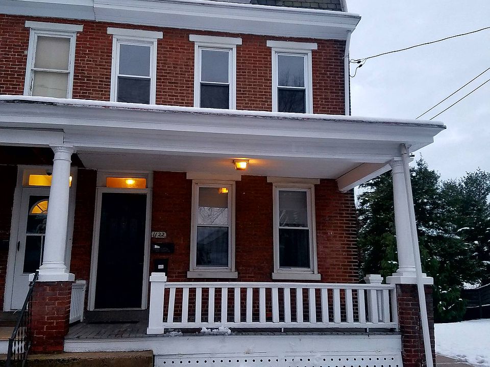 2nd image of 1122 Queen St #2