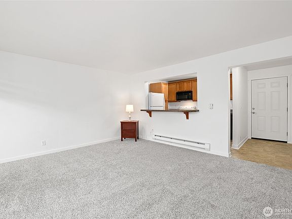 4th image of 22612 6th Avenue S #15