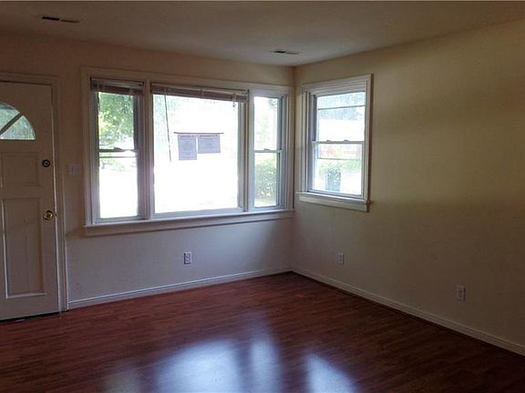 2nd image of 3406 Pine Dell Ave
