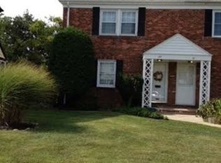 25 Bayview Ct, Manhasset, NY 11030