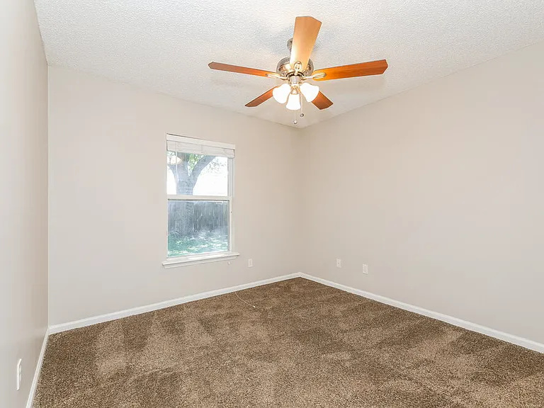 1336 Marsh Grass Ct — Photo 13