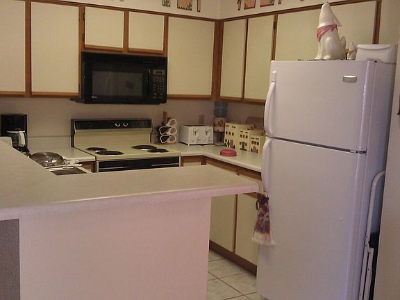 2nd image of 1650 Smoketree Ave S #3-115