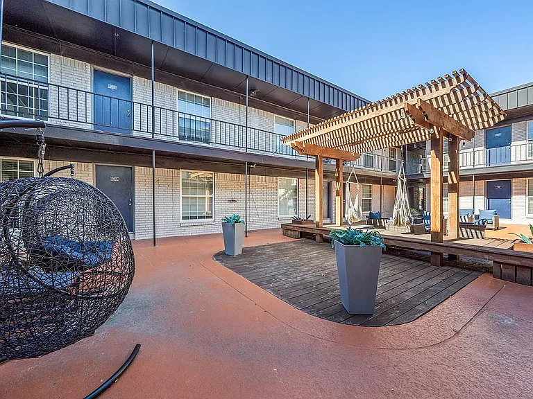 Pease Parkside Apartments — Photo 9