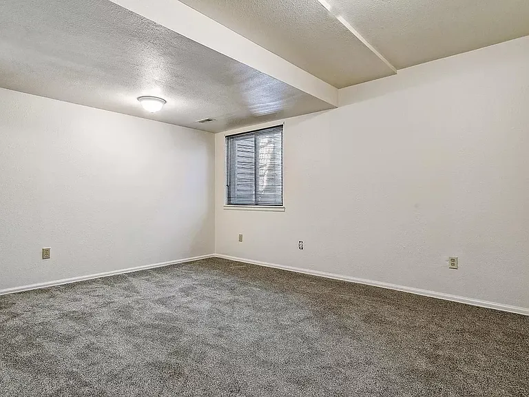 6945 Ashley Dr — Photo 16