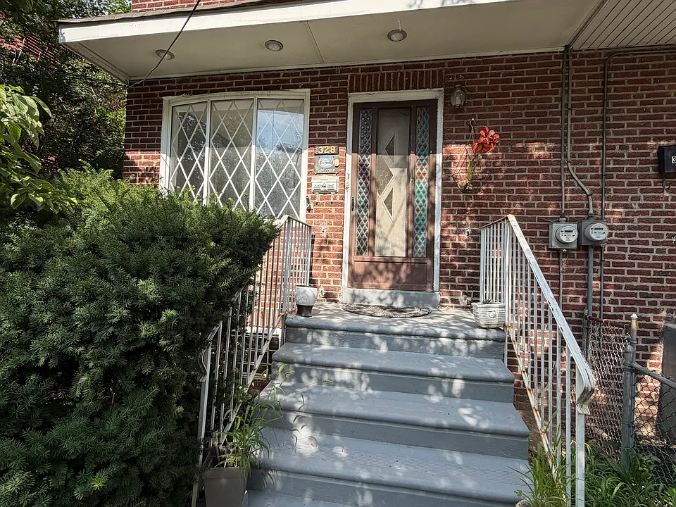 328 Cooper Ave