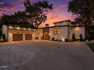 2102 Bay St, Beaufort, SC 29902