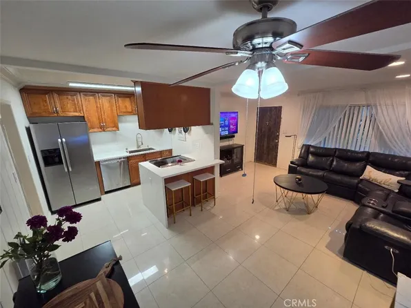 1010 W Macarthur Blvd APT 77, Santa Ana, CA 92707